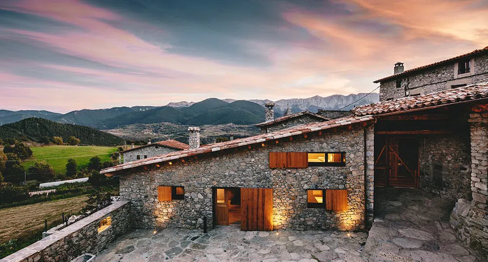 Стара ферма, превърната в бляскава къща