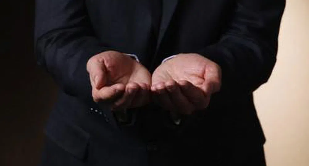 Гърция днес ще помоли за първата част от помощните средства