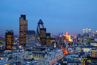 Заплатите на лондонските банкери нарастват с 6% през юли