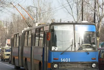 Петима пострадали при катастрофа с тролей в София