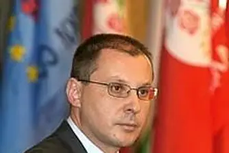 Станишев: Всеки ден, в който Дянков e министър е вреден