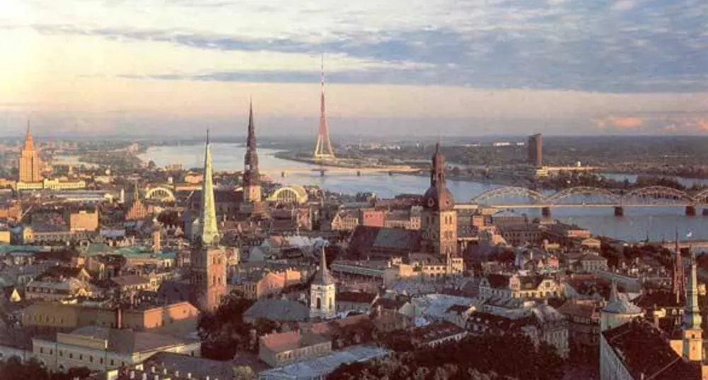 Икономиката на Латвия се сви с 18.4%