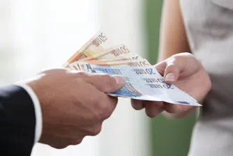Промени на възнагражденията и бонусите в Доверие Обединен Холдинг
