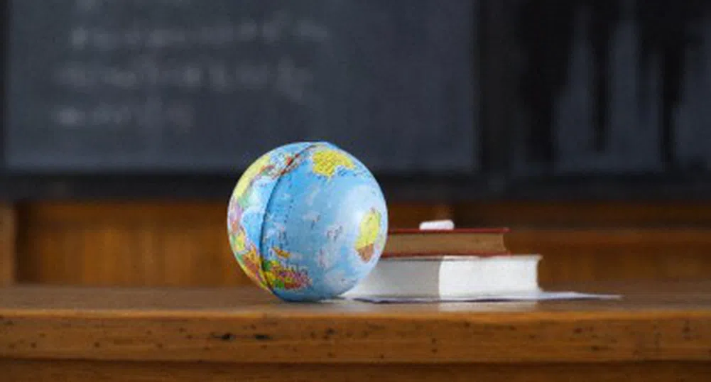 Учители не искат букети, а дарения