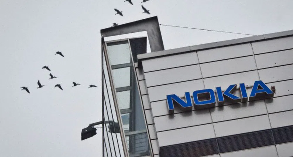 Microsoft купува телефонния бизнес на Nokia