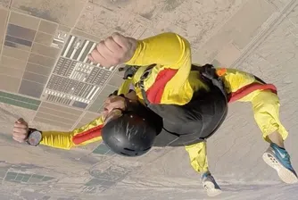 Канадец беше глобен за полет със 110 балона с хелий и шезлонг