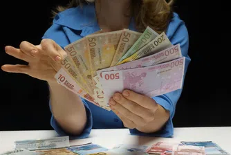 Аукцион за ДЦК при рекордно ниска доходност