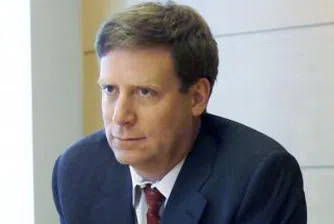 Човекът, който срина британския паунд, се оттегля