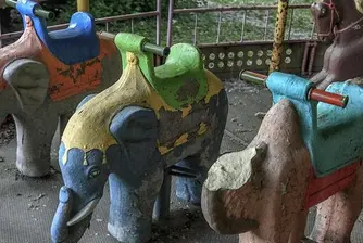На разходка в изоставен лунапарк