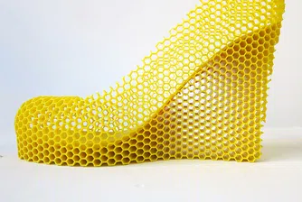 Дизайнер създаде 12 чифта обувки, посветени на бивши любовници