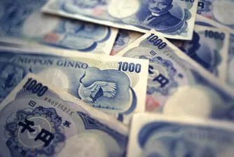 Доларът поевтиня спрямо йената след щатските данни