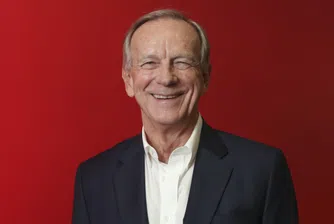 Милиардер празнува рожден ден със 75 лицеви опори