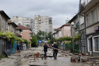 Падат къщи във Варна и Добрич
