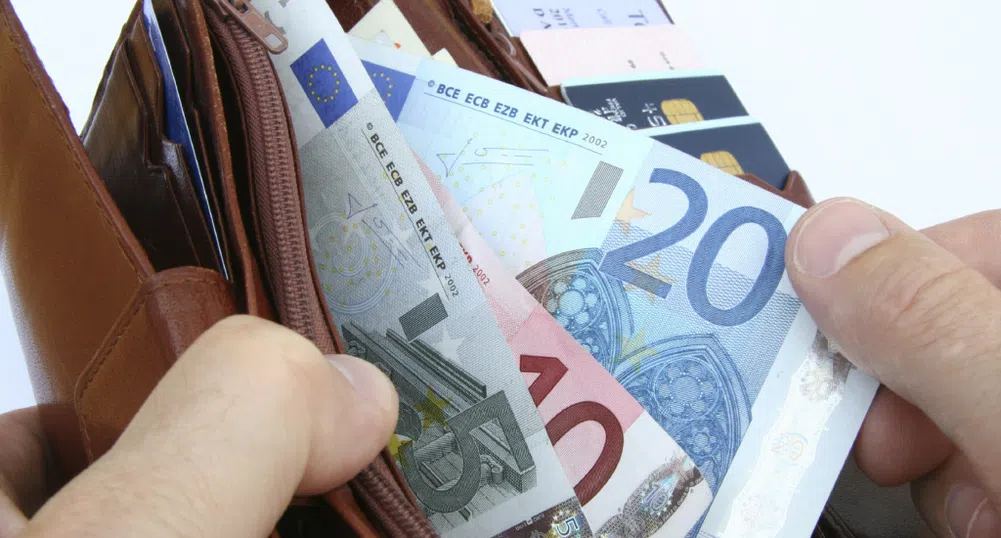 С 11% повече отделиха българите за покупки за дома през декември