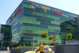 Втори мол във Варна закъса