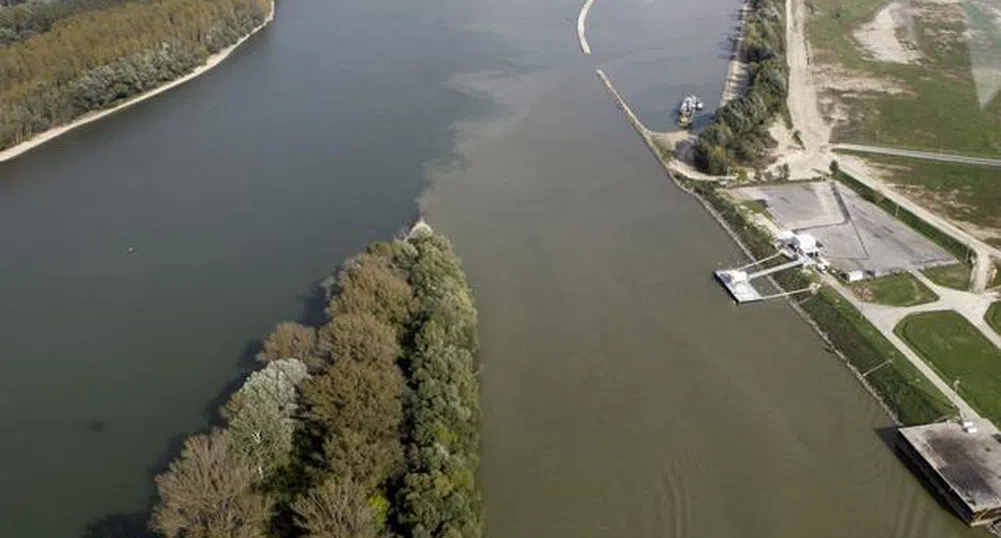 След щети за 12 млрд. евро наводненията в Европа затихват