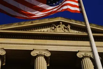 Щатите вдигат отново тавана на държавния си дълг