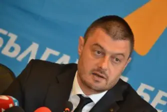 Бареков бил компрометиран от данъчните