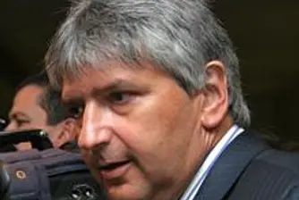 Лъчезар Иванов хвърли две оставки