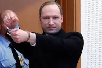 Масовият убиец Брайвик се вживя в ролята на ВИП затворник