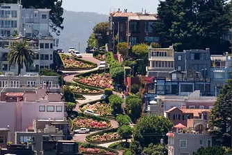 Най-кривата улица в света