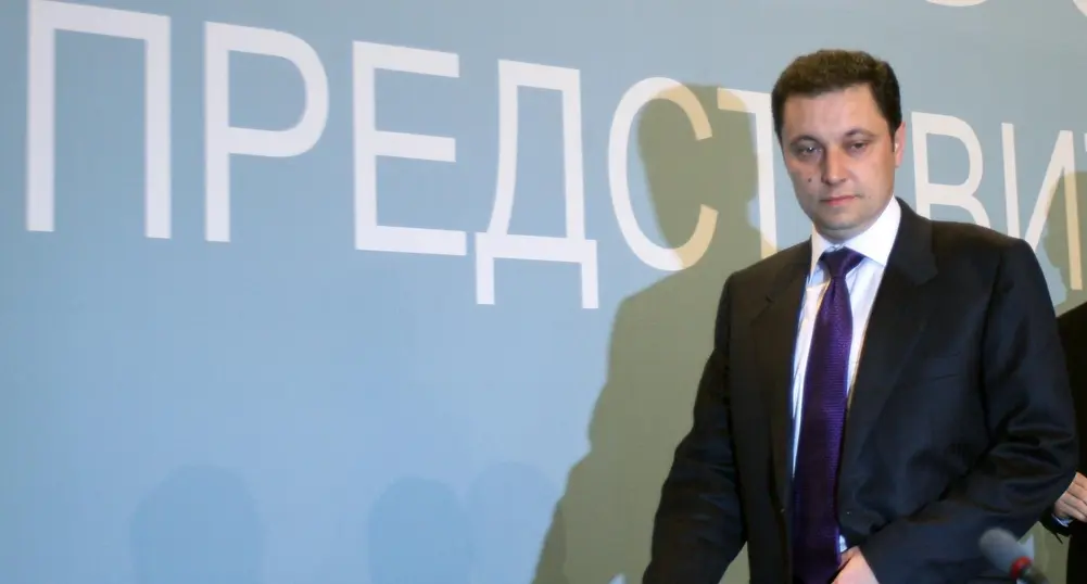 Янев: Oт 3 до 6 г. затвор за гласуване с чужда карта