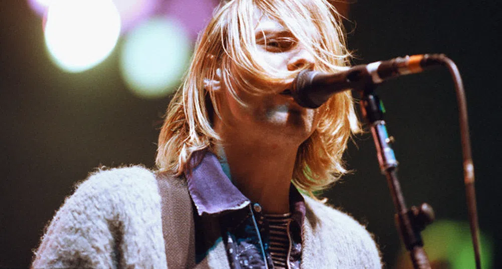 Продават китарата, която Кобейн разби в Smells Like Teen Spirit