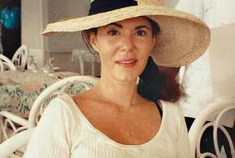 Милионерка завеща 100 000 долара на своите папагали