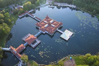 Хевиз: най-голямото термално езеро в Европа