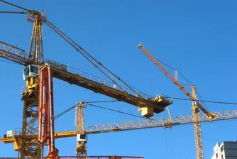 По 50 строителни фирми се появяват преди всеки вот