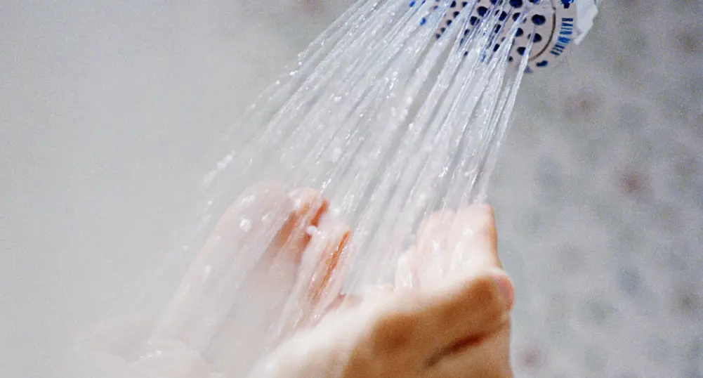 Спират топлата вода в части от София