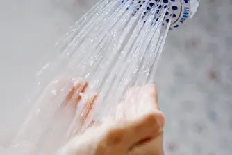 Спират топлата вода в части от София
