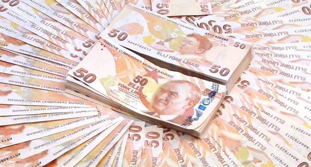 Рекордното поевтиняване на турската лира продължава