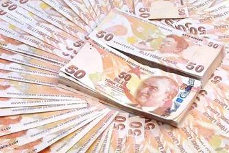 Рекордното поевтиняване на турската лира продължава