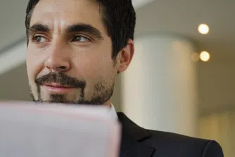 2000 евро, ако искаш да си присадиш мустаци