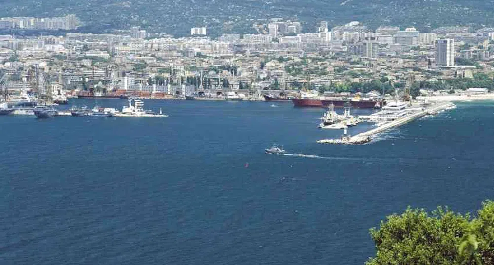 Кой на кого пълни джоба във Варна?