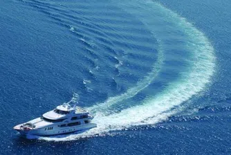 На борда на яхта за 30 млн. долара