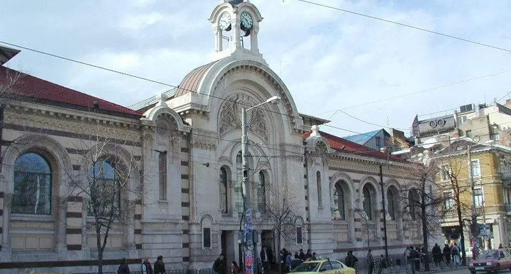 Гласуват Ащром да вземе Халите