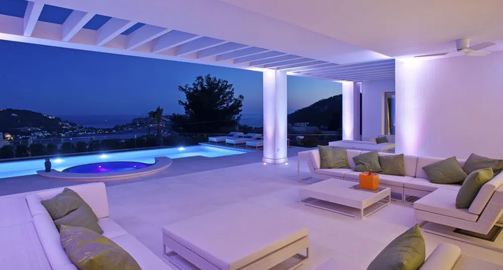 Как изглеждат три имота по света на цена от 18 млн. долара