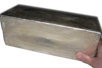 Златото най-евтино спрямо среброто от над година