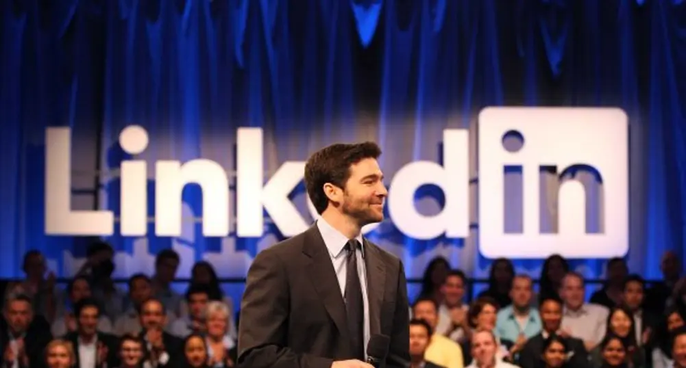 40% от потребителите на LinkedIn правят над 100 000 долара/година