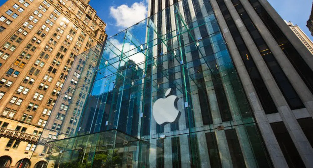 Двама шефове в Apple продали акции за по 15 млн. долара