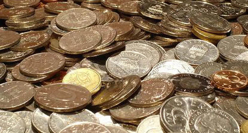 Работодател плати заплата в 18 кг жълти стотинки