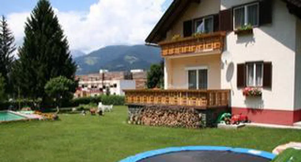 Българските мъже се отделят най-късно от родителите си