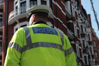 В Англия полицията излови 60 000 паунда в реката