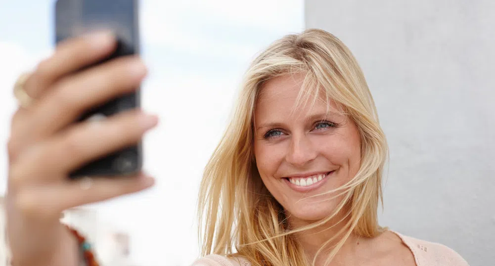 Селфито - забранено в тъмната стаичка