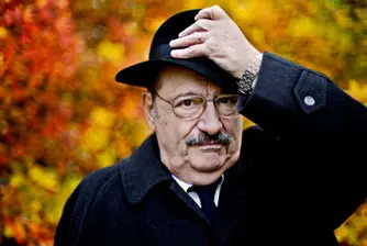 Почина Умберто Еко
