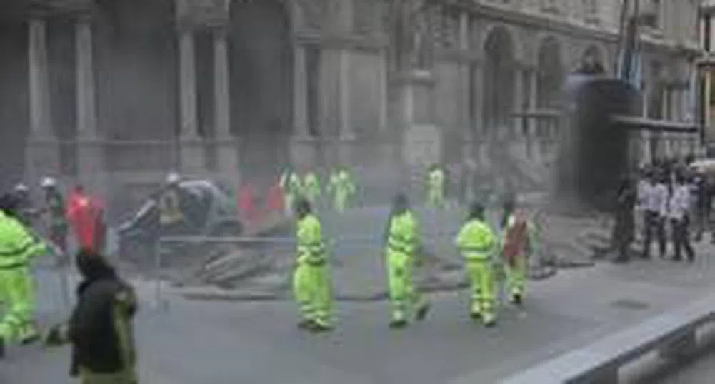 Подводница „изплува“ на улицата в Милано