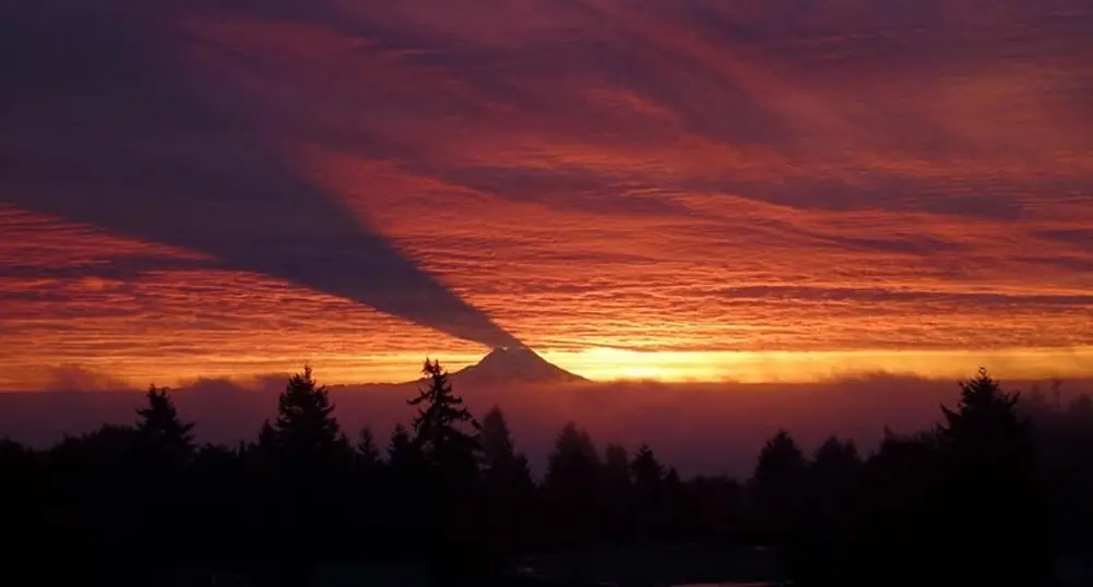 Mount Rainier: върхът с най-странната сянка