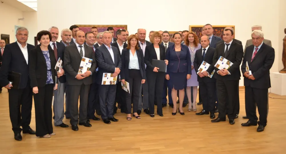 Разпределиха 1.4 млрд. лв. европейски пари на 39 общини